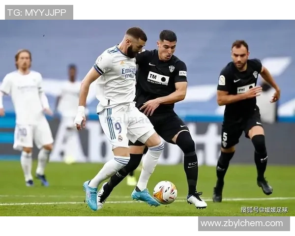 以六号为核心的足球传奇人物盘点与他们的精彩瞬间 以六号为核心的足球传奇人物盘点与他们的精彩瞬间